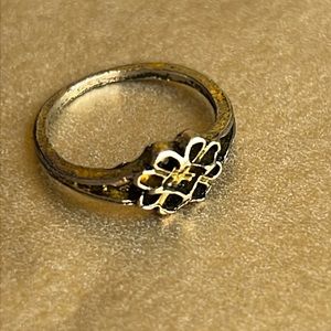 Vintage inspired ring 1.5cm diameter black/silver/gold colors